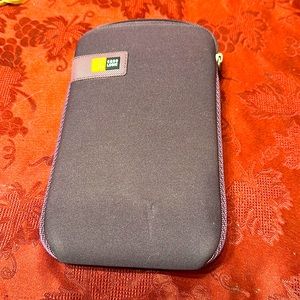 Purple Case Logic Envelope Style 7-inch Tablet Sleeve Slim-line Zippered Case